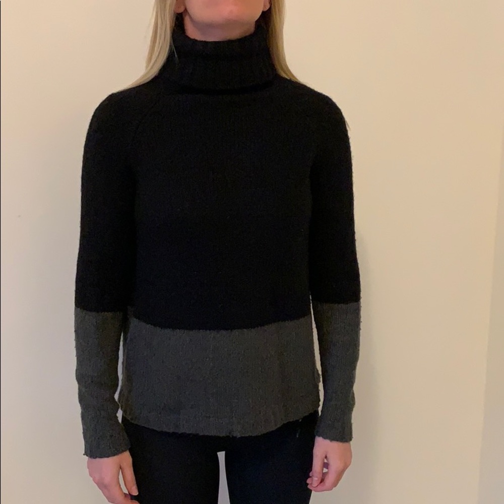 Vince Black/Grey Wool/Silk/Cashmere Sweater